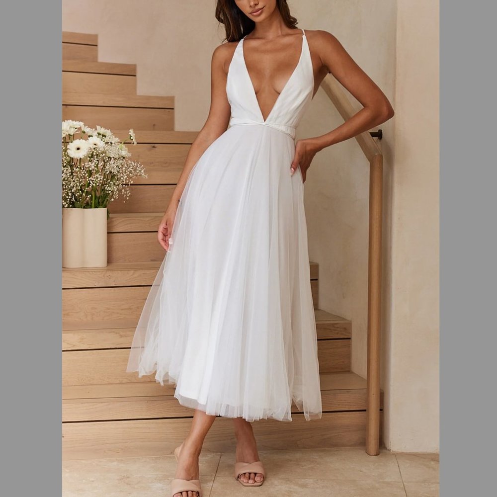 NEW with tags. Floating MIDI DRESS WHITE XS